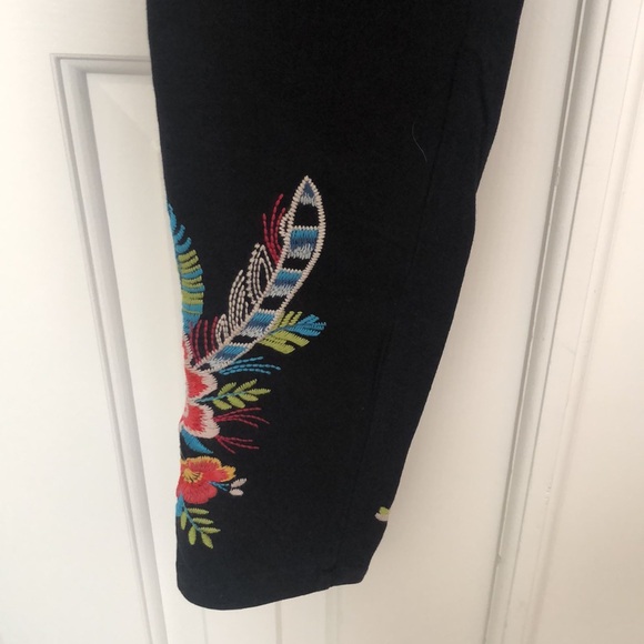 JW Los Angeles Floral Embroidered Black Leggings - Picture 8 of 16